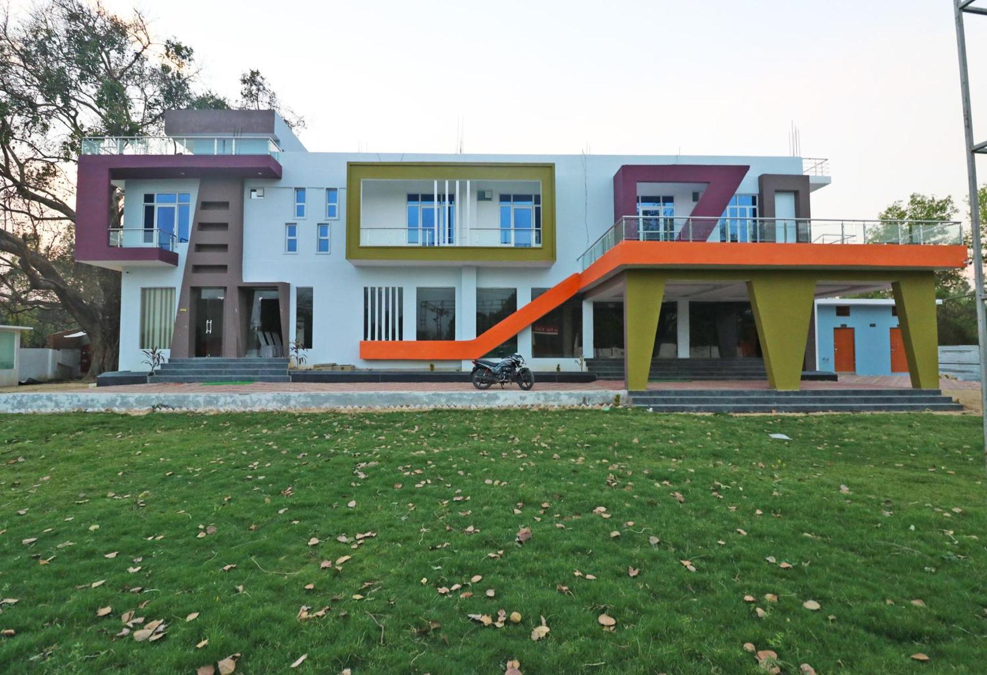 Hotel O Shri Shyam Lawn & Resort Sitapur  Экстерьер фото