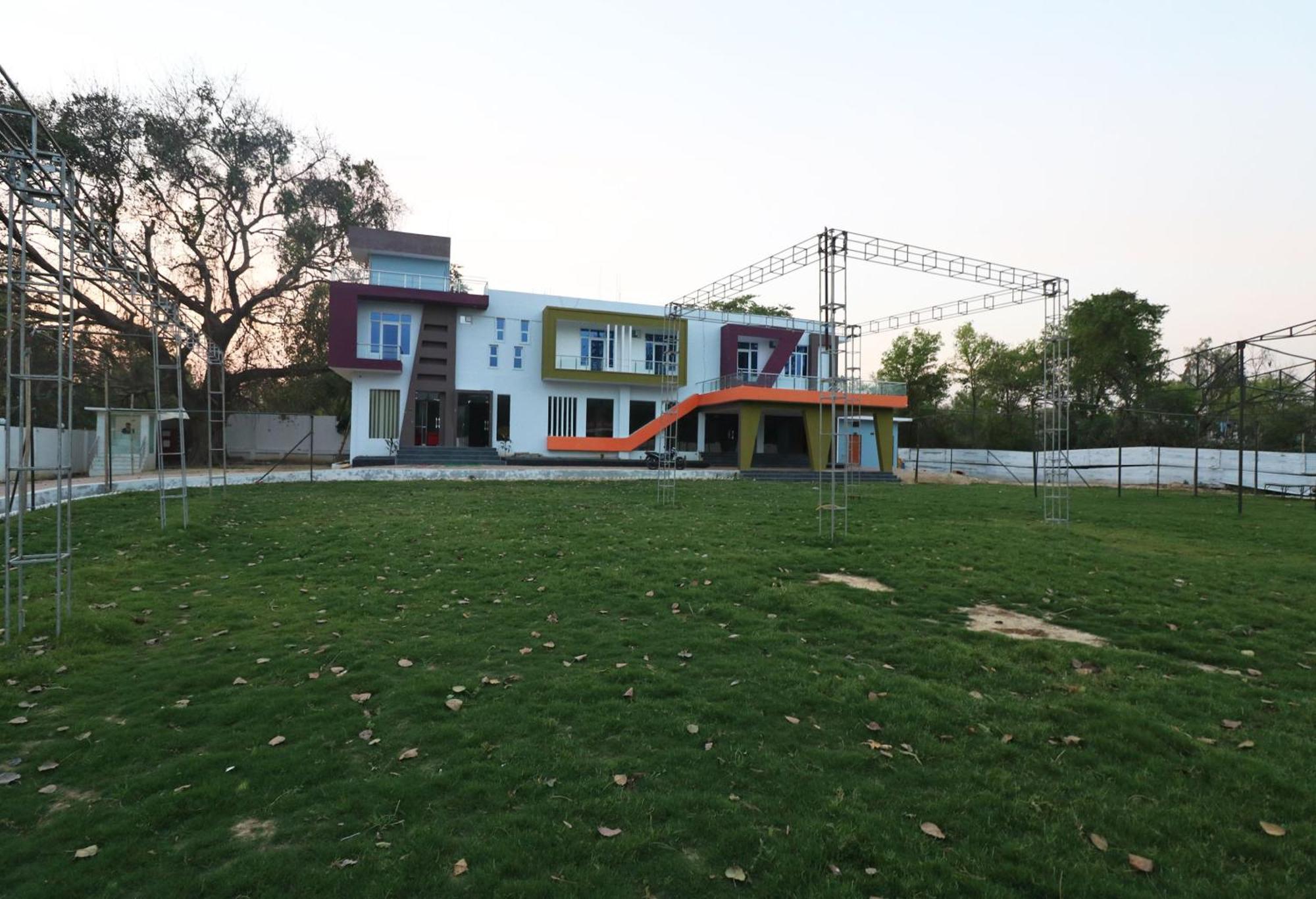 Hotel O Shri Shyam Lawn & Resort Sitapur  Экстерьер фото